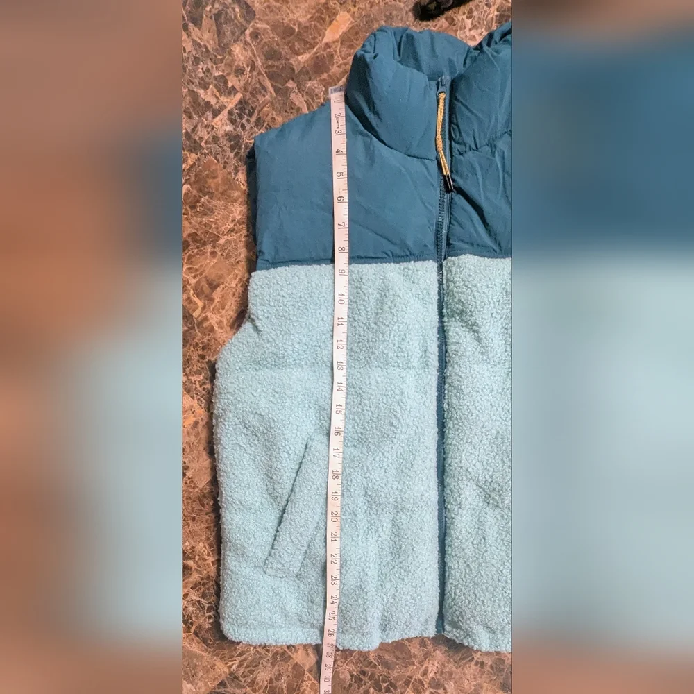 Wild Fable Blue and Teal Puffer Vest
